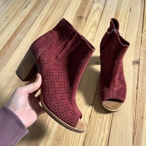 TOMS Majorca Burgundy Suede Perforated Peep Toe Block Heel Booties womens 7.5